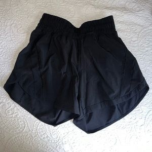Lululemon Track That Mid-Rise Lined Short 5"